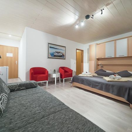 Lanterna Rooms Turanj Exterior photo