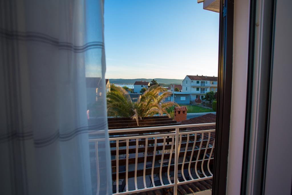 Lanterna Rooms Turanj Exterior photo