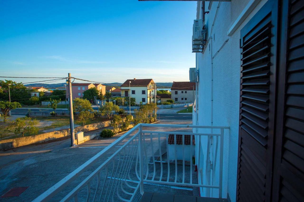 Lanterna Rooms Turanj Exterior photo
