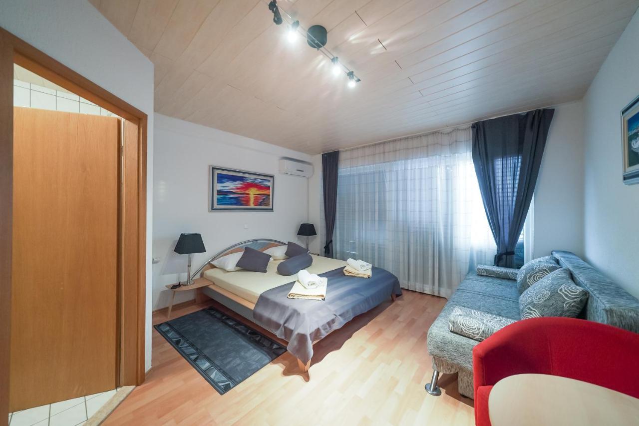 Lanterna Rooms Turanj Exterior photo