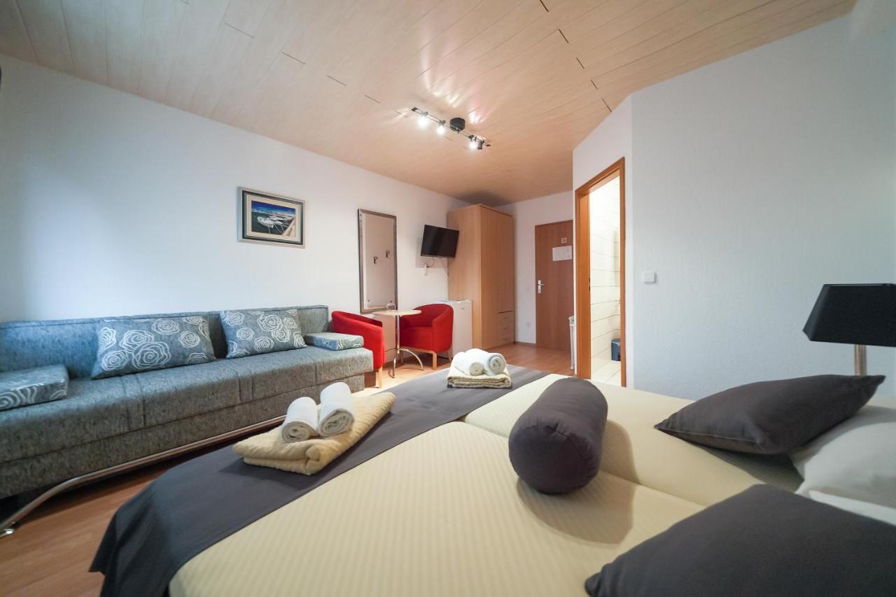 Lanterna Rooms Turanj Exterior photo